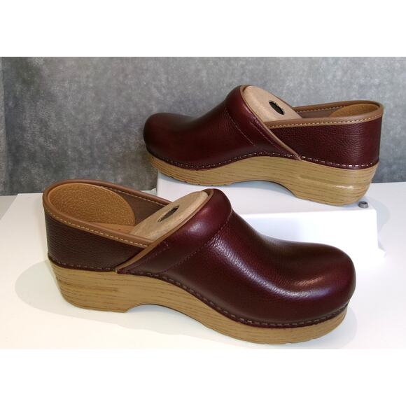 NIB Dansko Professional Cordovan Milled Nursing Clog EU 37 US 6.5-7 - Picture 1 of 10
